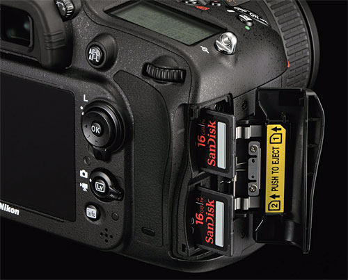 Nikon D600 - 2  карты памяти